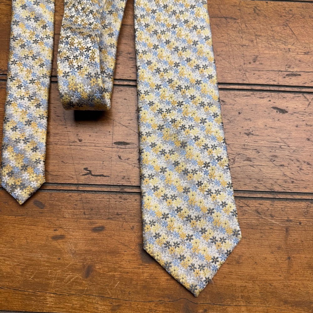 Stafford Essentials Mens Floral Silk Blend Necktie‎ Yellow Blue Gray Pattern